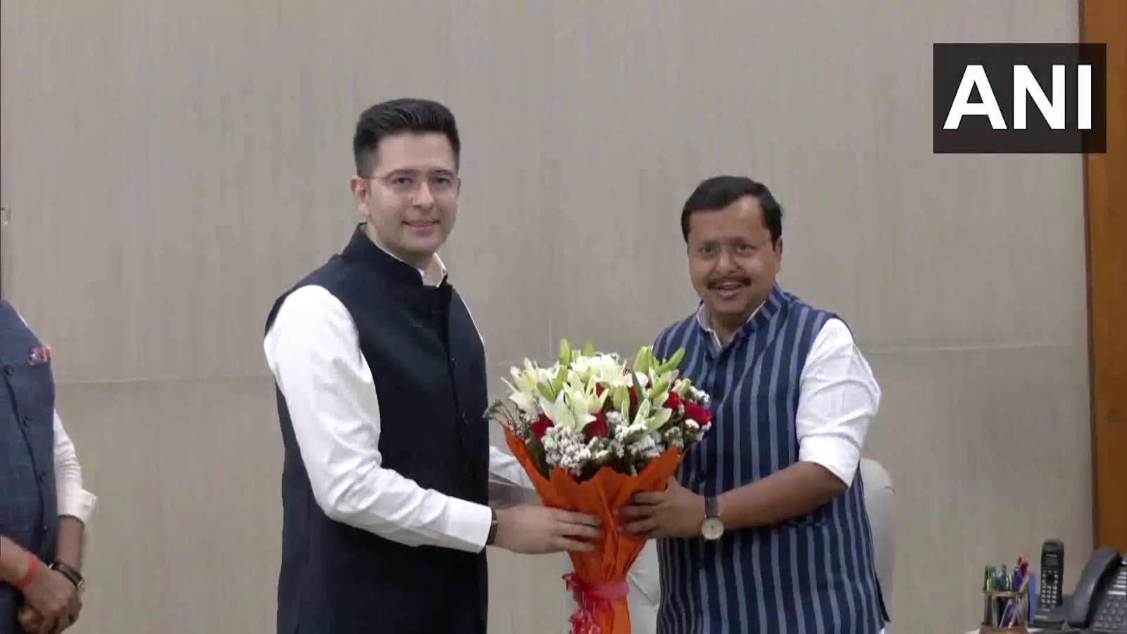 Raghav Chadha BJP News LIVE: BJP में शामिल हुए राघव चड्ढा, AAP के बागी सांसदों का नितिन नवीन ने किया स्वागत