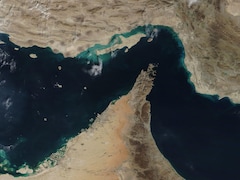Wall Street Firm Claims Hormuz Not Fully Shut, Ships Still Passing