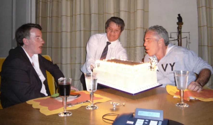 खुलासा हुआ है कि पीटर मैंडेलसन 2008 में एपस्टीन को सजा होने के बाद भी उसके संपर्क में थे.