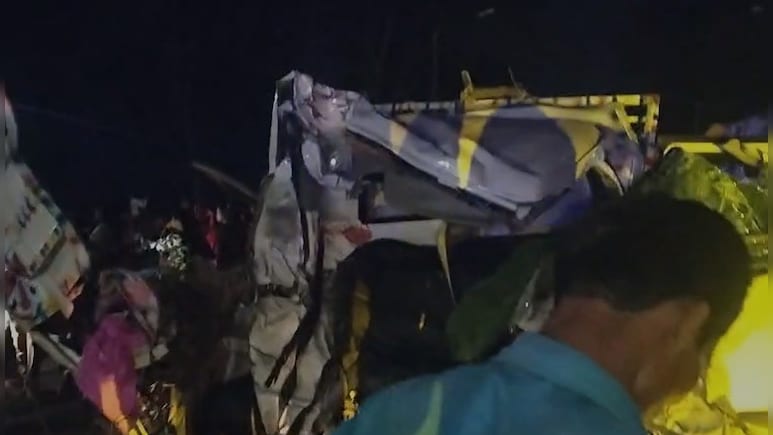 देवघर से पूजा कर लौट रहे थे, कटिहार में बस-ट्रक-पिकअप की टक्कर में पूर्णिया के 10 लोगों की मौत