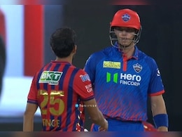 DC vs LSG: IPL 2026 में पहली बार गरमाया माहौल! मैदान पर भिड़ गए प्रिंस यादव और ट्रिस्टन स्टब्स, वीडियो हुआ वायरल