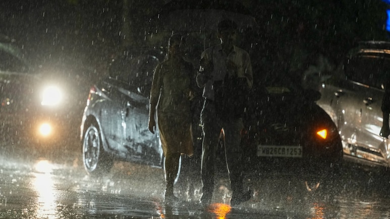 Rain Lashes Delhi-NCR, Brings Relief From Rising Temperatures &mdash; Check Forecast