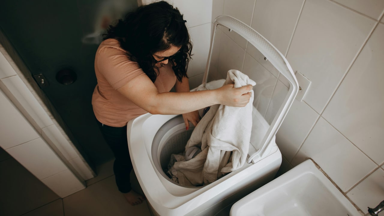 Front Load vs Top Load Washing Machines: Which One Saves More Money?