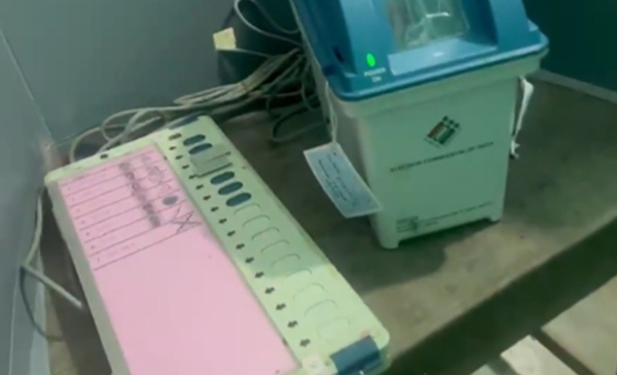 EVM में BJP के सिंबल पर चिपका टेप... बंगाल में पोलिंग बूथों पर खेला! ममता के खास जहांगीर पर भड़की भाजपा