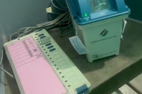 EVM में BJP के सिंबल पर चिपका टेप... बंगाल में पोलिंग बूथों पर खेला! ममता के खास जहांगीर पर भड़की भाजपा