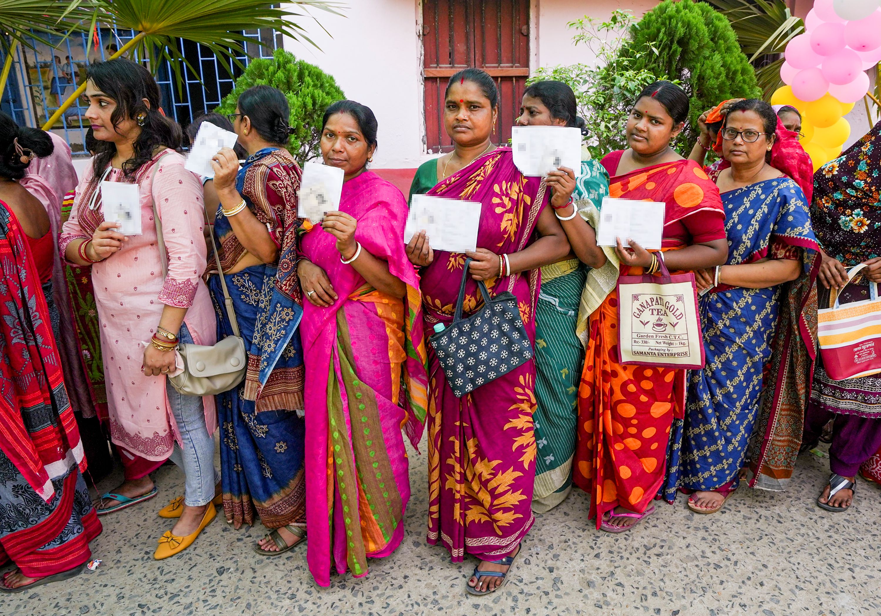Bengal Election 2026 Voting LIVE:  मुर्शिदाबाद में फिर बवाल, हुमायूं कबीर के काफिले पर पथराव, पोलिंग बूथ के बाहर चल रहे लाठी-डंडे