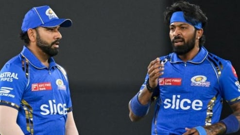 MI vs DC :हार्दिक पांड्याला काय झालं? दिल्लीविरुद्धच्या सामन्यात मुंबईचा नवा सेनापती, टीममध्येही मोठे बदल