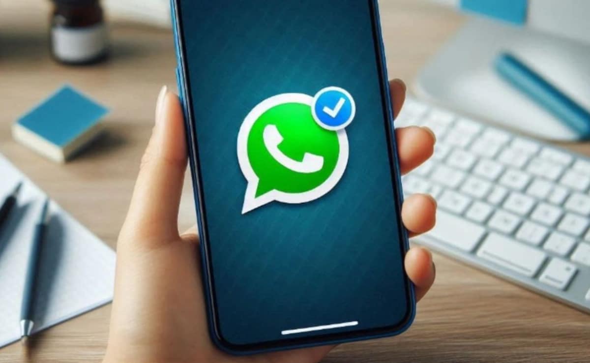 WhatsApp का बड़ा धमाका: अब चैटिंग के साथ-साथ करें मोबाइल रिचार्ज, होम स्क्रीन पर आया नया '₹' बटन!