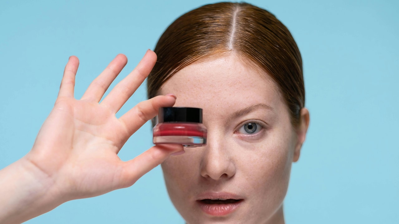 Micellar Water vs Cleansing Balm: Which Removes Makeup Faster? Micellar Water vs Cleansing Balm: Which Removes Makeup Faster?