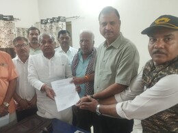 भिंड में पूर्व सैनिकों का फूटा गुस्सा, कहा- 'एक साल बाद भी नहीं मिला न्याय'; आंदोलन की चेतावनी दी