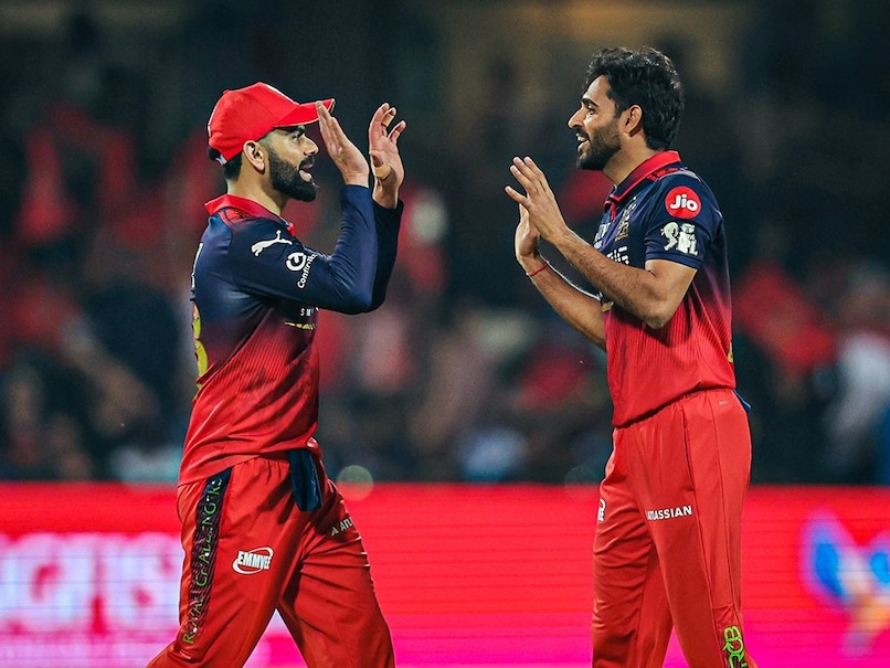 RCB vs CSK LIVE Score: Bhuvneshwar Kumar Scripts History, Sanju Samson And CSK's Rs 14.2 Crore Star Flop