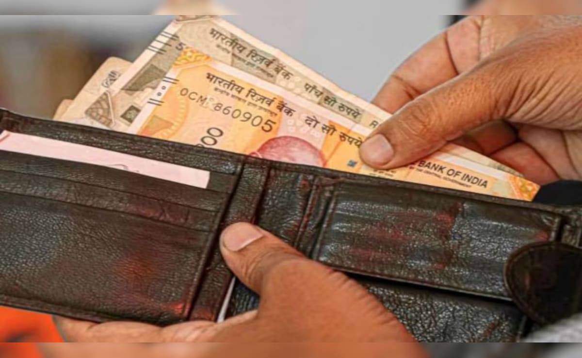 अरे वाह! ये बैंक दे रहे 3 साल की FD पर 8% से ज्यादा ब्याज, सरकारी और प्राइवेट में कौन है बेहतर?