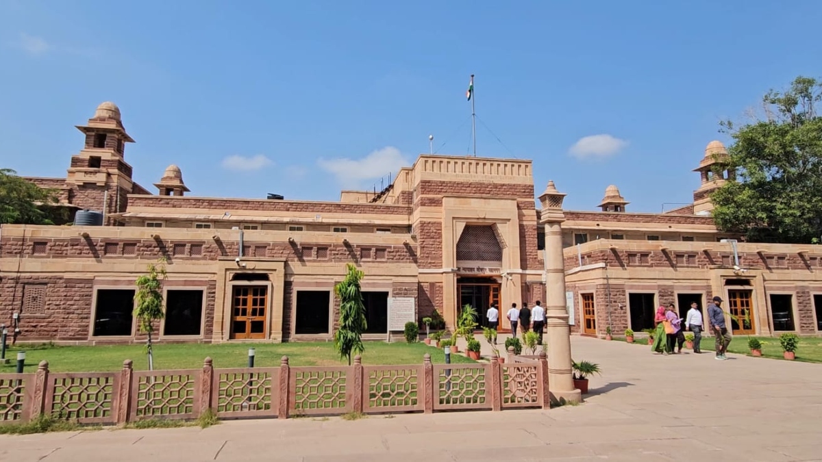 बहुओं के साथ दुराचार करने वाले बेटे को मां ने ही दिलाई सजा, जज ने फैसले में लिखी रामचरितमानस की चौपाई