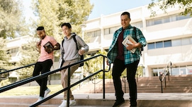 12वीं के बाद जहां ले रहे हैं एडमिशन, ऐसे चेक करें कहीं यूनिवर्सिटी फर्जी तो नहीं