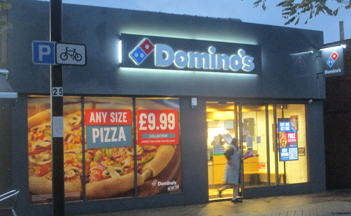 Domino's Shares Slump 10% As Pizza Chain Operator Projects Weak Sales Growth