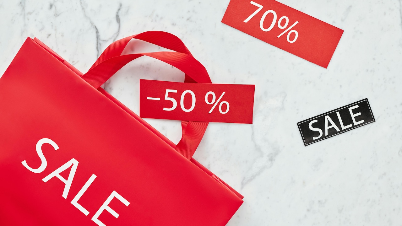 Get ready to grab these 4 hour limited time deals today from Myntra Fashion Carnival