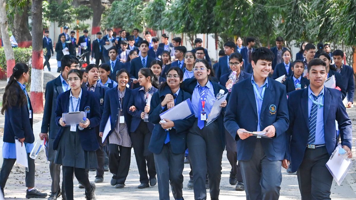 CBSE Date Sheet 2027 Live Updates: Class 10, 12 Exam Schedule To Be Released Soon, Check Past Trends