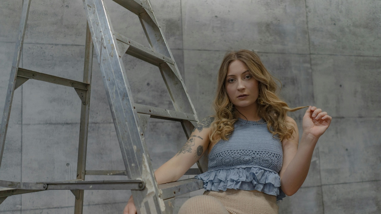 Explore 10 easy peplum top styling tips to make them look fashionable instantly Explore 10 easy peplum top styling tips to make them look fashionable instantly