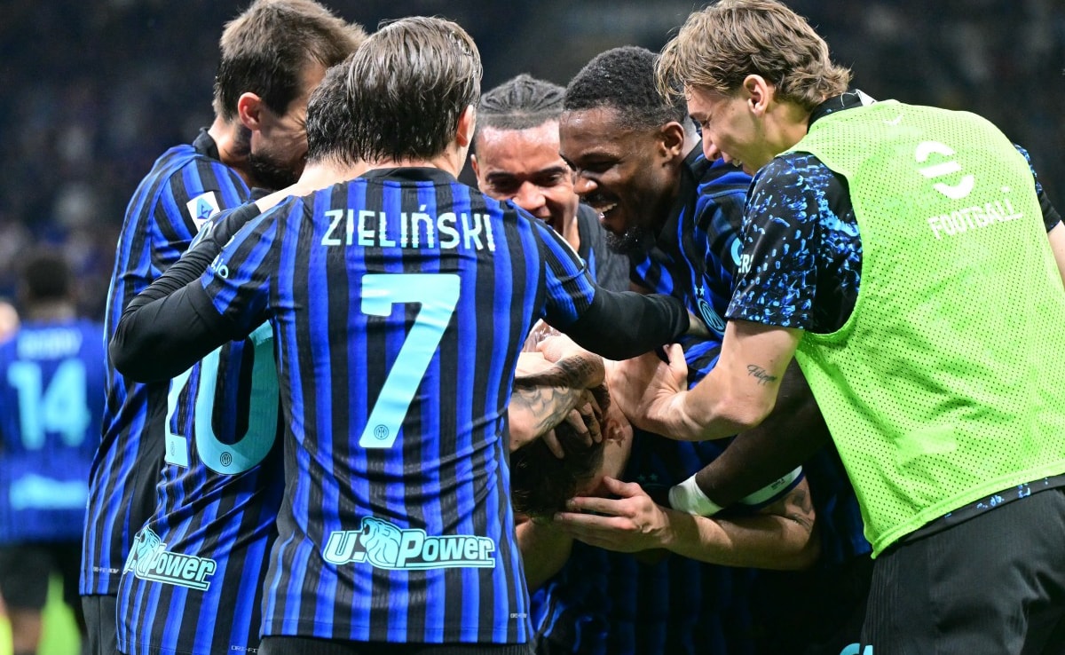 Inter Milan Close In On Serie A Title By Thumping Roma