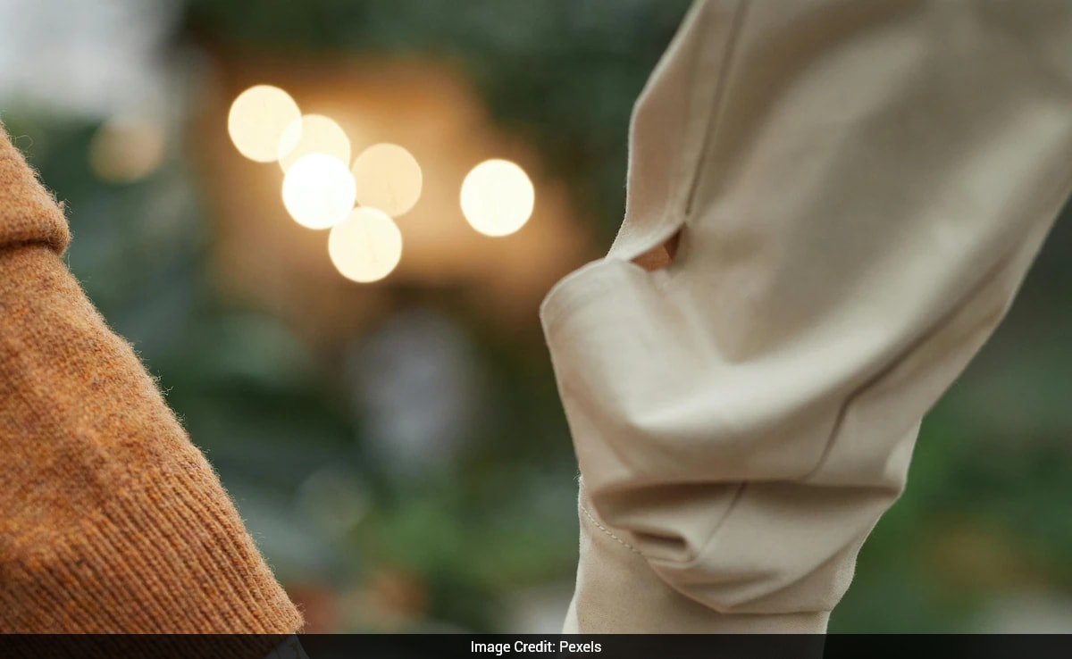 Chinese Man Takes Part In Matchmaking Show While Wife Goes To Toilet, Gets Exposed Publicly