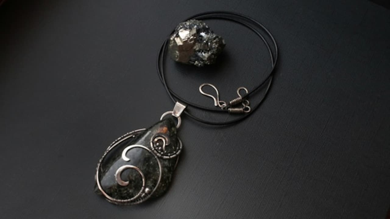 Cord Necklaces coming back into trend Cord Necklaces coming back into trend