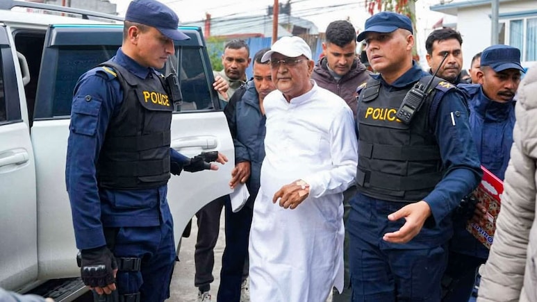 नेपाल के सुप्रीम कोर्ट का बड़ा फैसला, पूर्व PM केपी शर्मा ओली और पूर्व गृह मंत्री रमेश लेखक होंगे रिहा