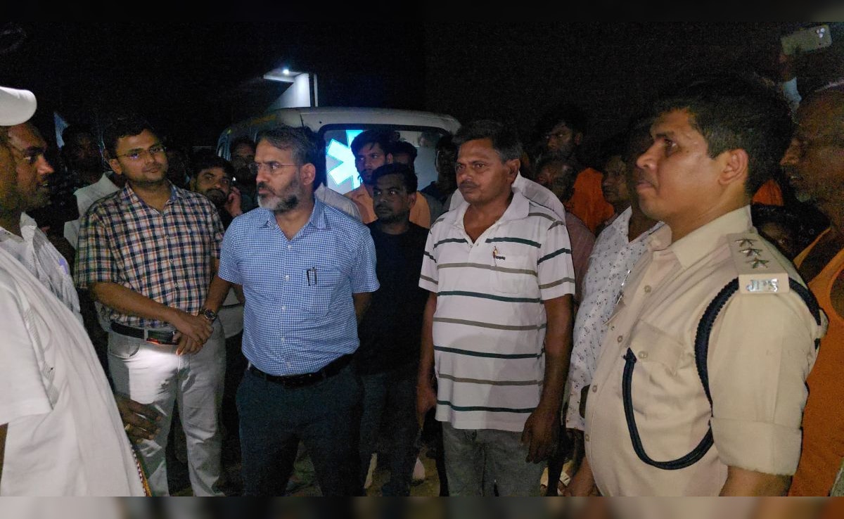 गिरिडीह में गोलगप्पों से बीमारों की संख्या पहुंची 49, आरोपी विक्रेता हिरासत में; कोलकाता लैब भेजी गई रंग की पुड़िया