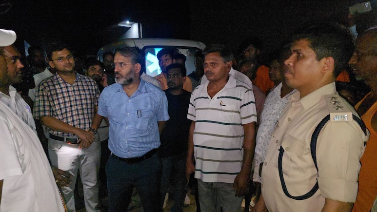 गिरिडीह में गोलगप्पों से बीमारों की संख्या पहुंची 49, आरोपी विक्रेता हिरासत में; कोलकाता लैब भेजी गई रंग की पुड़िया