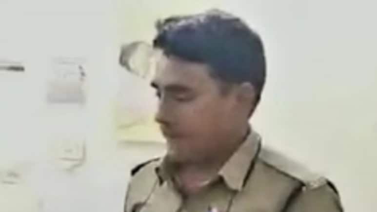 छेड़छाड़ से परेशान छात्रा ने खुद को लगाई आग, शिकायत करने पर आरोपियों ने धमकाया, पिता को भी पीटा था&nbsp;