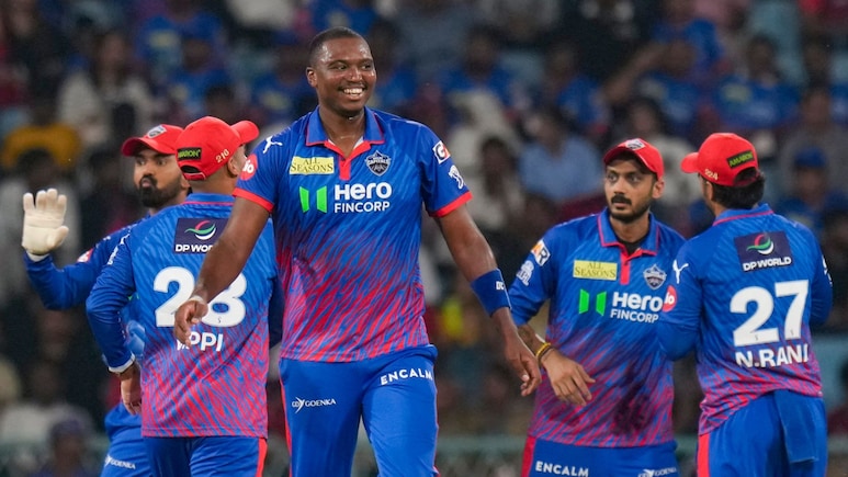 LSG vs DC : ही कसली जादू ! दिल्लीच्या नव्या हिरोनं टाकला IPL 2026 मधील सर्वात घातक बॉल! VIDEO पाहातच राहाल