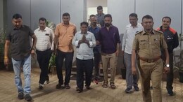 VIDEO: लंगडत लंगडत आला, हात जोडून नारा दिला, अत्याचारी एरंडेची पोलिसांनी केली 'अशी' अवस्था