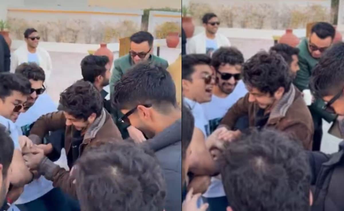 पापा रोमांस किंग और बेटा निकला जूता चुराई का राजा, दोस्त की शादी में लड़कीवालों से छीना-झपटी पर उतरे आर्यन खान