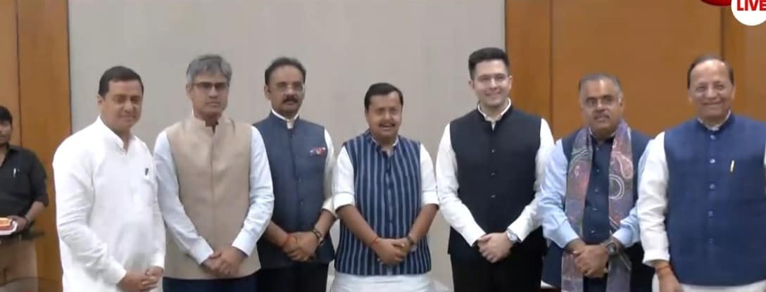 AAP छोड़कर BJP में शामिल हुए राज्यसभा सांसद राघव चड्ढा, संदीप पाठक और अशोक मित्तल, नितिन नवीन ने खिलाई मिठाई