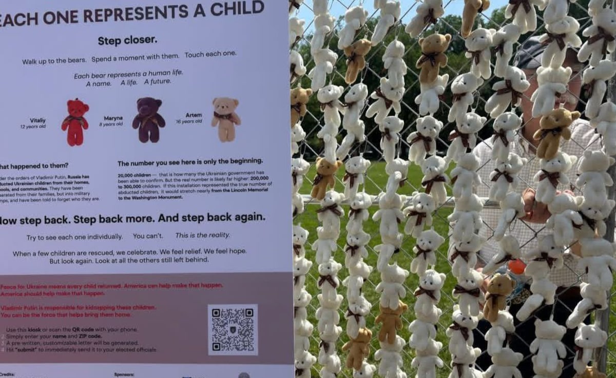 Stuffed Toys In US Capital Symbolise Displaced Ukrainian Children