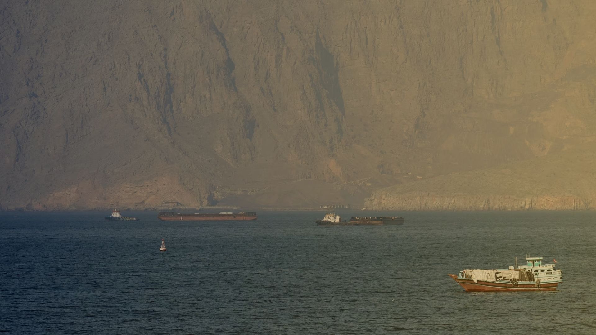 जंग खत्म होने के 6 महीने बाद भी क्यों नहीं खुल पाएगा होर्मुज? अमेरिकी खुफिया एजेंसी की रिपोर्ट आई बाहर