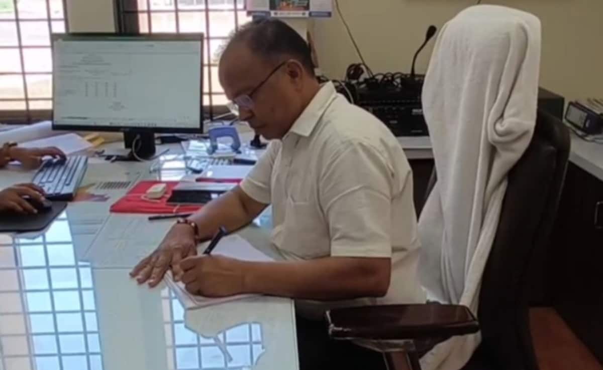 Election Officer Dies By Suicide Weeks Before Local Body Polls In Gujarat