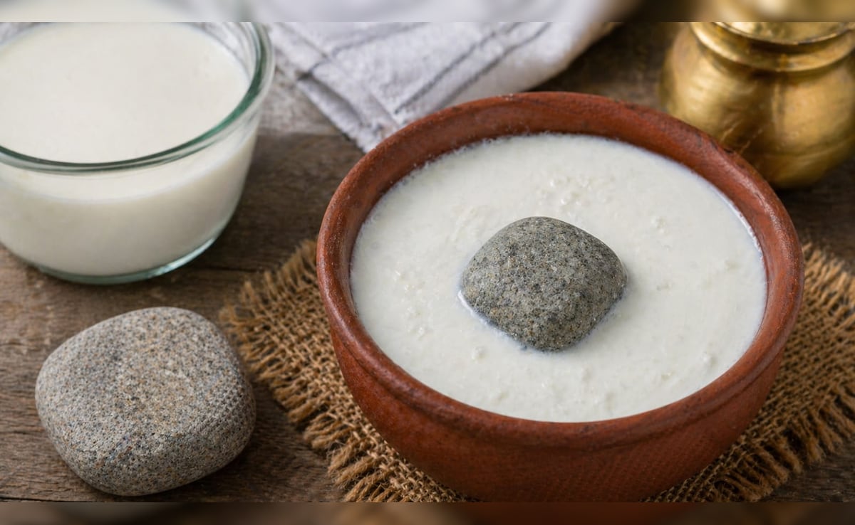 दूध में डालते ही जम जाता है दही...  जानिए इस खास पत्थर के बारे में!