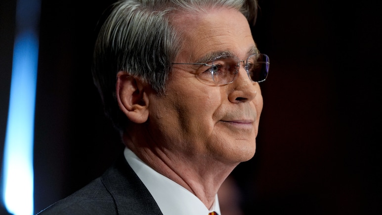 US Announces New Sanctions Against Iran Oil Sector