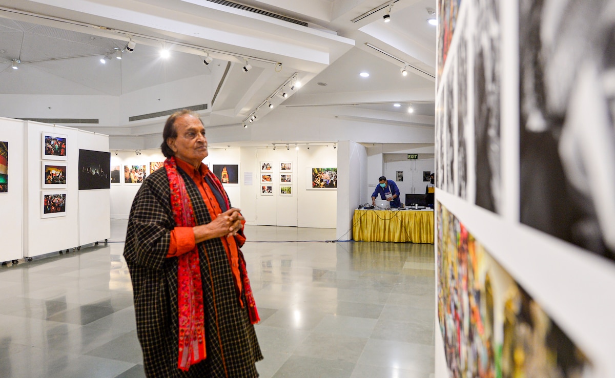 Raghu Rai at the "Qawwali Photo Project exhibition, in New Delhi, on November 17, 2021