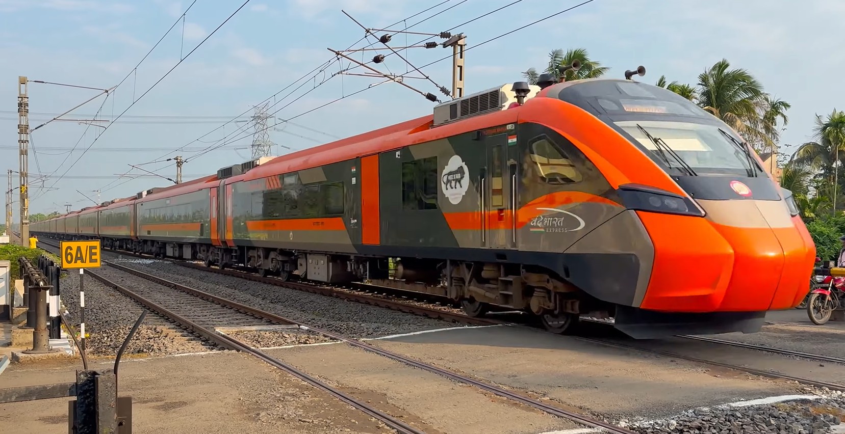 चलने जा रही नई वंदे भारत ट्रेन, वैष्णो देवी और कश्मीर जाने वाले पर्यटकों को रफ्तार के साथ मिलेगा सुहाना सफर