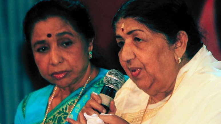 Asha Bhosle : 'त्या' अजरामर गीतासाठी आशा-लता दीदींमध्ये झाला वाद? न गाताच आशा ताई रडत रडत बाहेर पडल्या