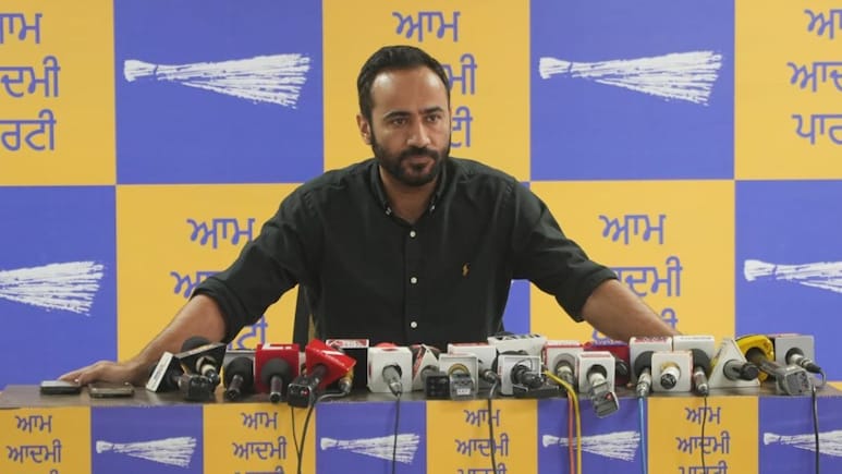 आप नेताओं के घर ईडी-सीबीआई की रेड करवाकर पार्टी तोड़ने की बीजेपी की कोशिश- मीत हेयर