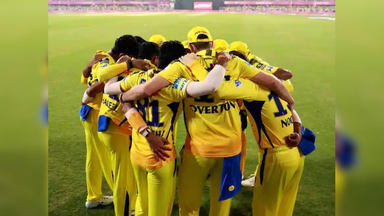 MI vs CSK: मुंबई के खिलाफ भिड़ंत से पहले दुख के सागर में डूबी चेन्नई की टीम, स्टार गेंदबाज की मां का हुआ निधन