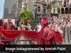 Indian Couple's Grand Wedding <i>Baraat</i> Shuts Down New York's Fifth Avenue, Video Goes Viral