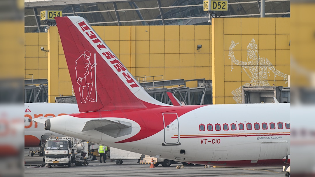 Singapore Airlines Deepens Role at Air India Amid Record Losses