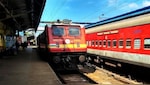 Train Cancelled: 26 अप्रैल तक कई ट्रेनें रद्द, कई के बदले गए रूट, यहां देखिए लिस्ट