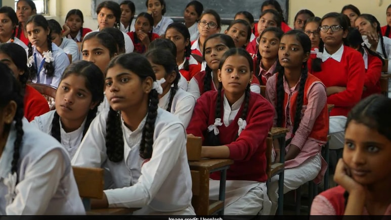 पंजाब की 'शिक्षा क्रांति': बेटियों ने गाड़े सफलता के झंडे, 8वीं के नतीजों में टॉप 20 में से 19 लड़कियां