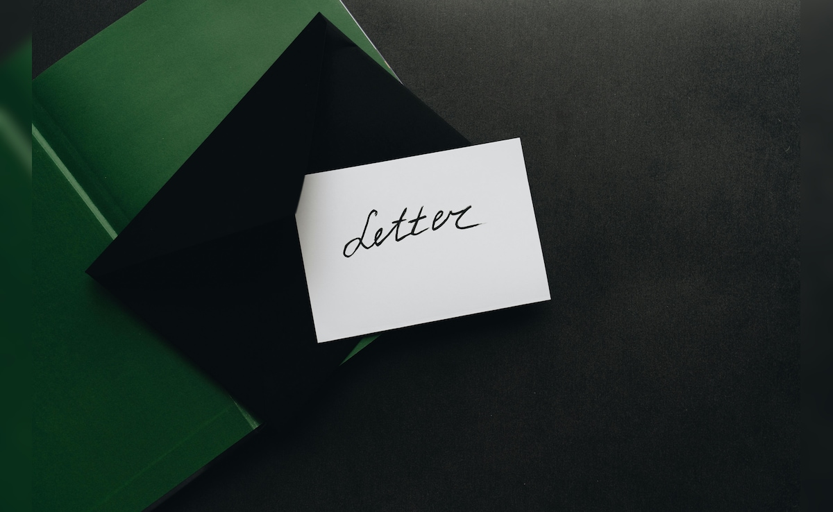 नौकरी छोड़ने से पहले रिलीविंग सर्टिफिकेट लेना जरूरी या नहीं? जान लीजिए ये नियम