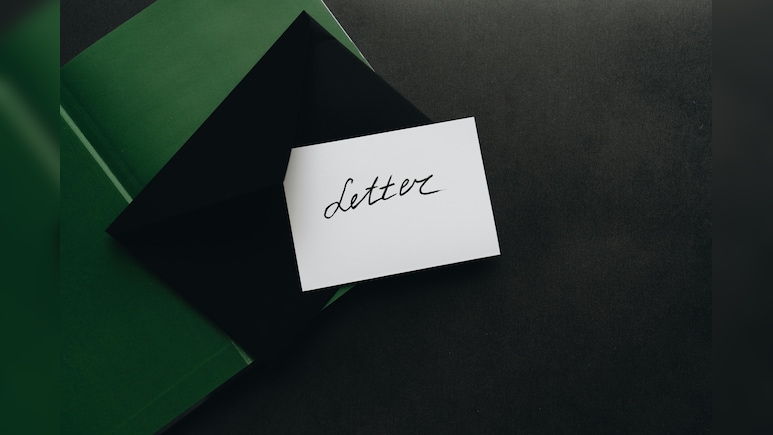 नौकरी छोड़ने से पहले रिलीविंग सर्टिफिकेट लेना जरूरी या नहीं? जान लीजिए ये नियम