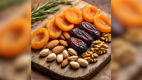 मुट्ठी भर के नहीं, बल्कि गिनकर खाएं ड्राई फ्रूट्स!  Apollo के डॉक्टर ने बताया एक दिन में कितने Nuts खाना चाहिए?